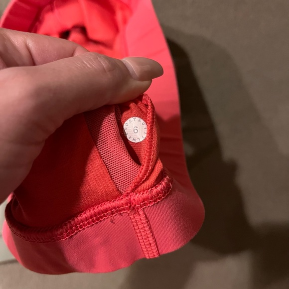 Lululemon hot pink sports bra - Picture 4 of 4